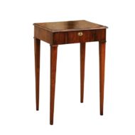 Italian 1820s Walnut Side Table with Oyster Veneer and Inlaid Quadrilobe Motif