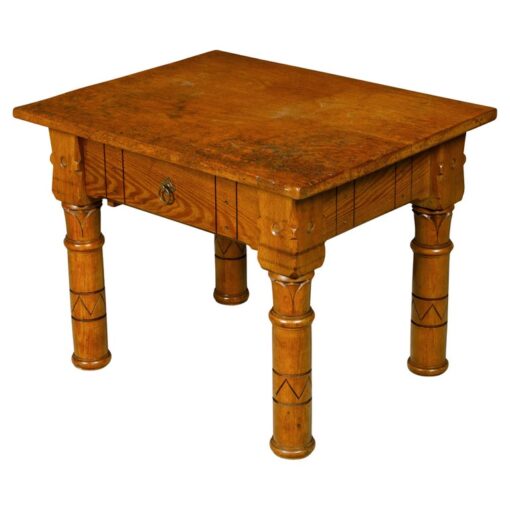 English 1880s Pine Coffee Table with Lotiform Style Legs and Single Drawer