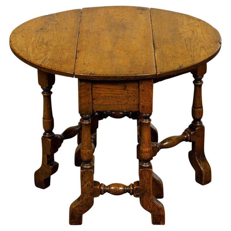19th-Century English Oak Gateleg Table with Drop Leaves and Turned Legs